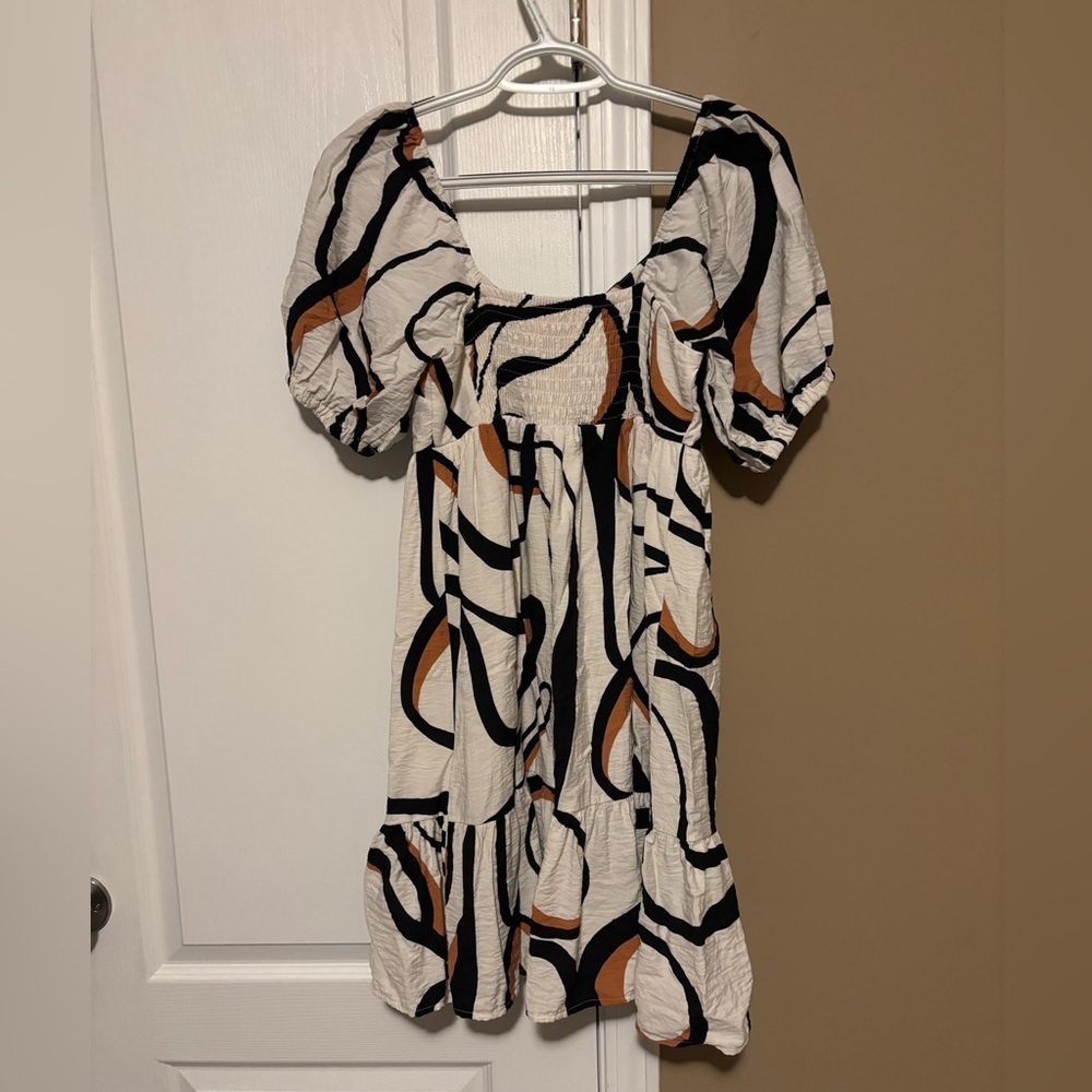 Women’s Nine West White Mini Dress with Black and Tan Abstract Print Size Small - Picture 5 of 5